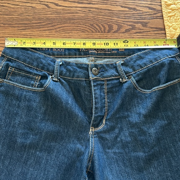 Faded Glory curvy bootcut jeans. Size 14. Like new condition - Picture 7 of 9